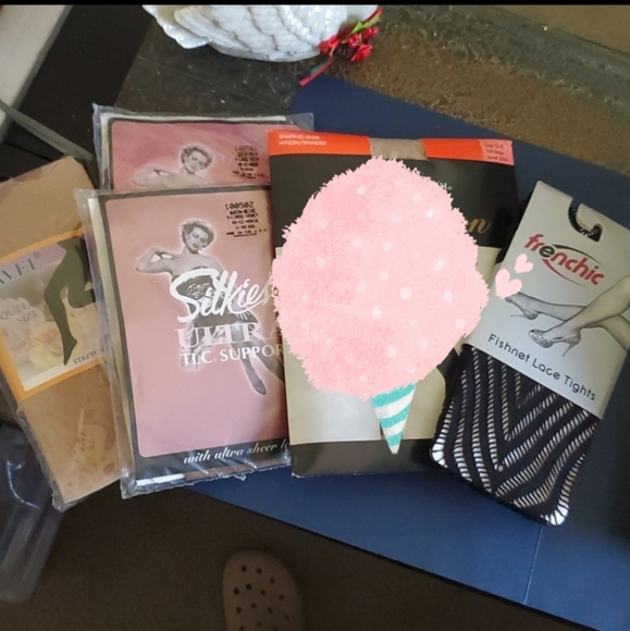 Bundle of Queen Size Hose - Picture 1 of 9